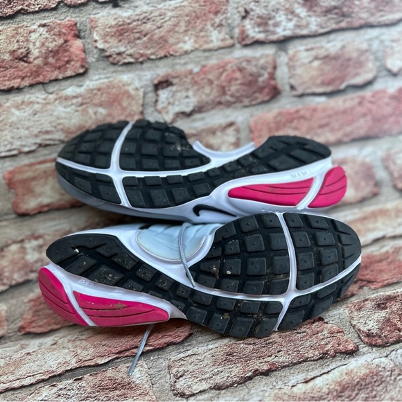 Nike womens shoes - Picture 6 of 10